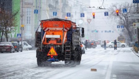 У Києві екскерівника комунального підприємства підозрюють у розтраті ₴900 тисяч на закупівлі солі