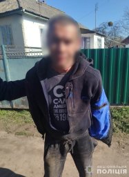На Вінниччині двоє чоловіків кидалися сокирами та цеглинами у поліцейських: є поранений