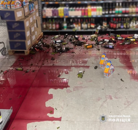 У Черкасах чоловік розбив вітрини з алкоголем