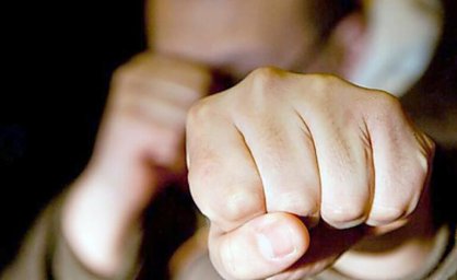 У Кропивницькому чоловік під дією наркотиків побився біля «МакДональдса» У Кропивницькому чоловік під дією наркотиків побився біля «МакДональдса»