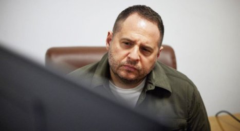 Шахраї видавали себе за «родича» Єрмака та вимагали $100 000 за посаду