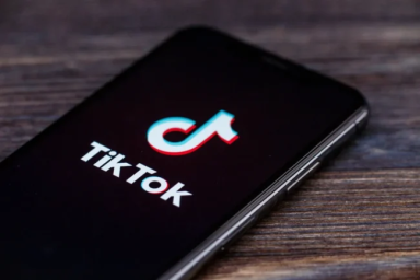 Небезпечний тренд із TikTok: у Чернівцях школярі зробили вибухівку в туалеті