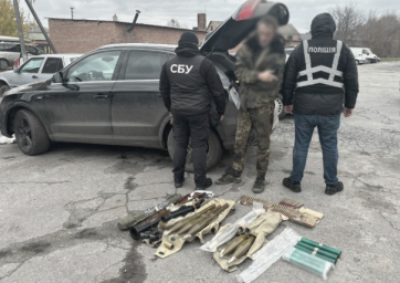 У Києві затримали вінничанина, який налагодив збут зброї та боєприпасів