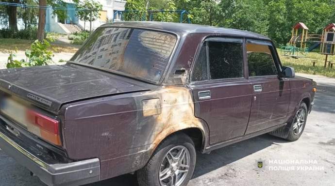 В Одесі двох молодиків підозрюють у підпалі автомобіля: їм загрожує до 10 років ув’язнення