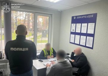 На Житомирщині посадовців підозрюють у незаконній вирубці понад двох тисяч дерев на 14,7 мільйона гривень На Житомирщині посадовців підозрюють у незаконній вирубці понад двох тисяч дерев на 14,7 мільйона гривень