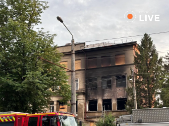 У Харкові загорівся ТЦК: ймовірна причина – блискавка