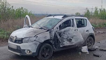Під Харковом російський дрон атакував авто: троє жінок поранені