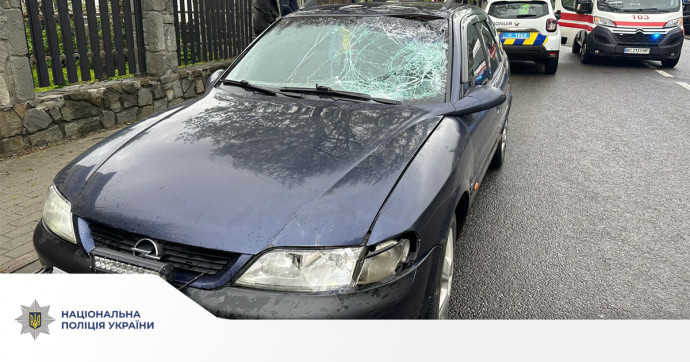 На Львівщині водій Opel збив 15-річну дівчину: постраждалу госпіталізували