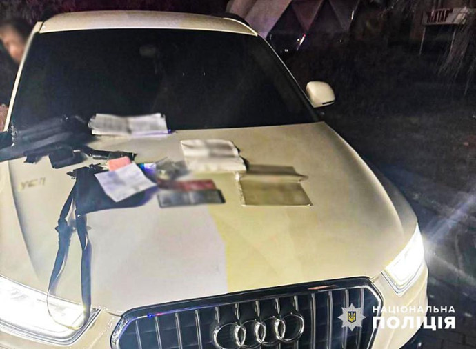 Два брати з Дніпра вимагали 68 тисяч доларів неіснуючого боргу у буковинця