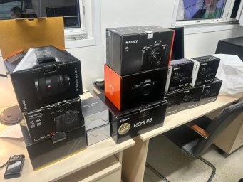 Харків’янин намагався ввезти з Європи фотоапарати на понад 400 тисяч гривень