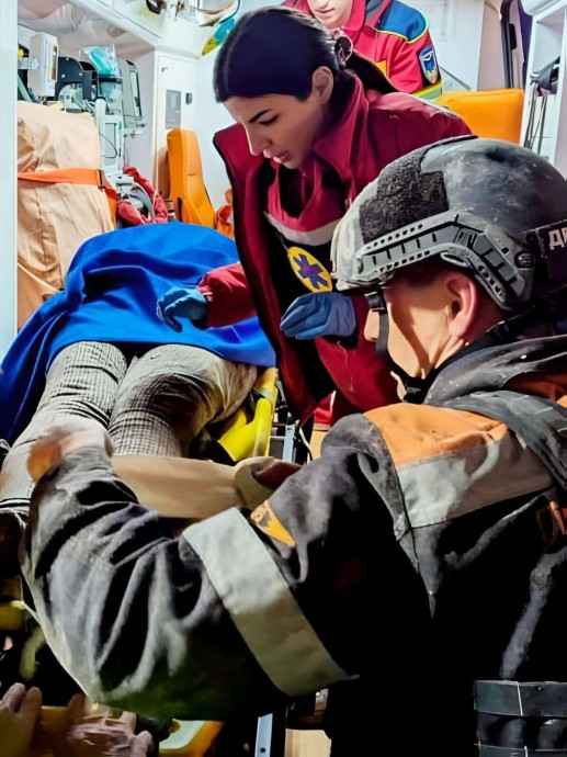 У Кривому Розі п’яний чоловік випав із вікна четвертого поверху