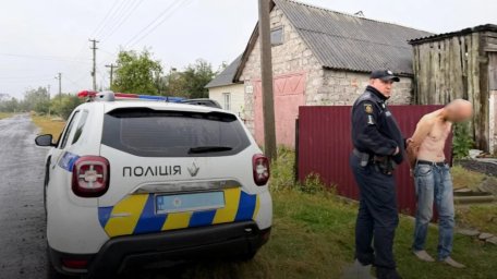 На Рівненщині чоловік з психічним розладом зарізав батька та побив матір