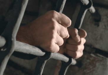 У Києві чоловіка засудили за психологічне насильство над сестрою