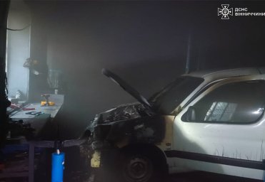 На Вінниччині за добу згоріли два легковики через несправність електросистем