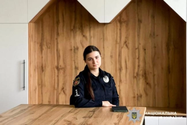 У Рівненському районі офіцерка освітньої безпеки врятувала вчительку У Рівненському районі офіцерка освітньої безпеки врятувала вчительку