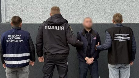 На Закарпатті затримали чоловіка, який за $10 000 переправляв ухилянтів до Румунії