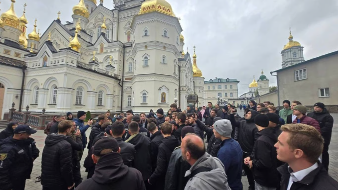 СБУ проводить обшуки в Почаївській лаврі через можливе незаконне привласнення храму