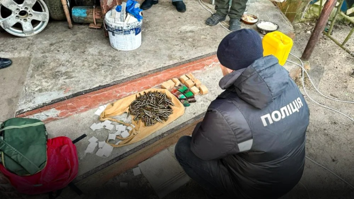 На Рівненщині у чоловіка вилучили понад 300 патронів та гранату
